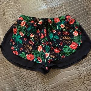 floral print rayon shorts🌷